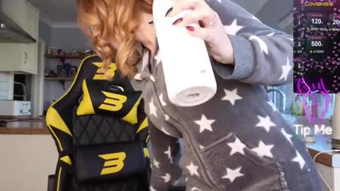 Snapshot of stripmequick chatting on January 30, 10:50 am Amorina online show from January 30, 10:50 am