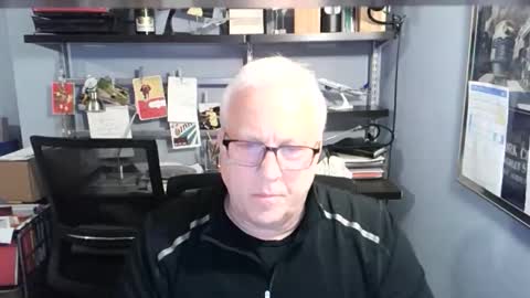 Snapshot of strkgforyou chatting on November 18, 6:45 pm Stroking For You online show from November 18, 6:45 pm