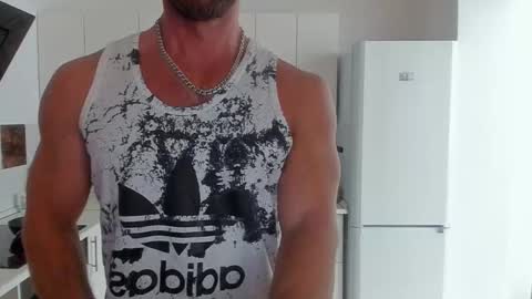 Snapshot of strong_arni chatting on February 11, 8:37 am Strong Arni online show from February 11, 8:37 am