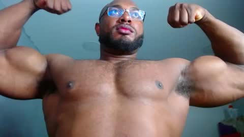 Snapshot of strong_george1 chatting on December 24, 6:17 pm strong_george1 online show from December 24, 6:17 pm