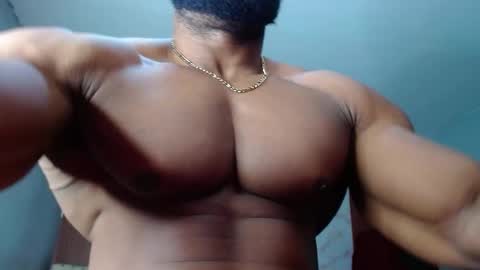 Snapshot of strong_george1 chatting on November 11, 10:43 pm strong_george1 online show from November 11, 10:43 pm