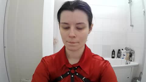 Snapshot of style_bliss chatting on November 10, 3:33 pm Eva online show from November 10, 3:33 pm