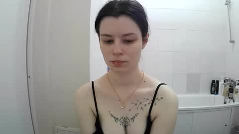 Snapshot of style_bliss chatting on November 17, 6:03 pm Eva online show from November 17, 6:03 pm