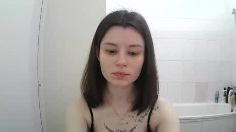 Snapshot of style_bliss chatting on November 30, 8:57 pm Eva online show from November 30, 8:57 pm