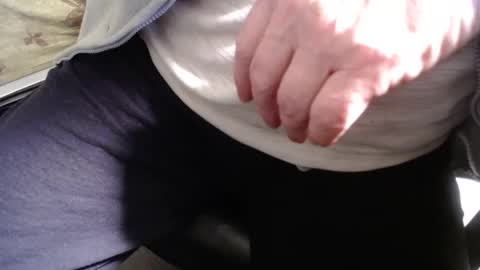 Snapshot of subswichuser00060960 chatting on December 4, 10:35 am subswitchuser online show from December 4, 10:35 am