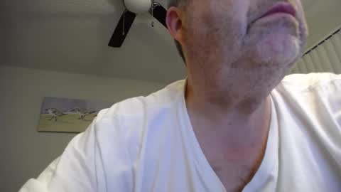 Snapshot of subswichuser00060960 chatting on December 29, 2:21 pm subswitchuser online show from December 29, 2:21 pm