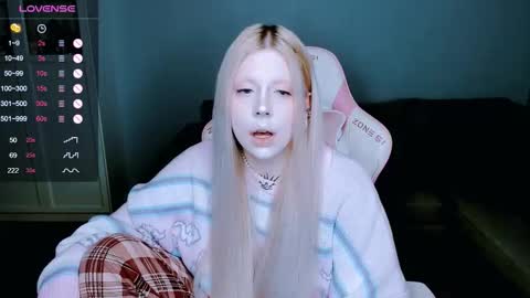 Snapshot of succubus_leslie chatting on September 25, 12:58 am succubus_leslie online show from September 25, 12:58 am