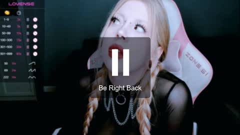 Snapshot of succubus_leslie chatting on November 19, 10:21 pm succubus_leslie online show from November 19, 10:21 pm