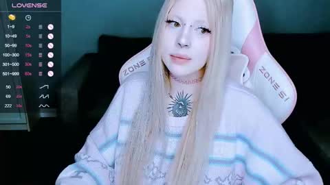 Snapshot of succubus_leslie chatting on December 14, 1:44 am succubus_leslie online show from December 14, 1:44 am