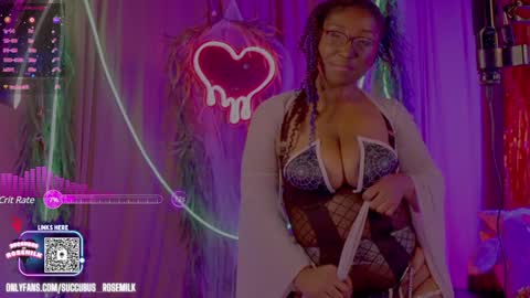 Snapshot of succubus_rosemilk chatting on December 3, 7:10 am Succubus RoseMilk online show from December 3, 7:10 am