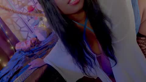 Snapshot of succubus_rosemilk chatting on January 16, 11:06 pm Succubus RoseMilk online show from January 16, 11:06 pm
