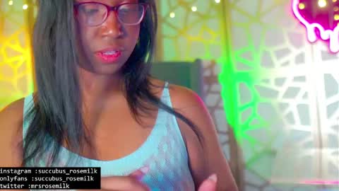 Snapshot of succubus_rosemilk chatting on January 21, 6:11 am Succubus RoseMilk online show from January 21, 6:11 am