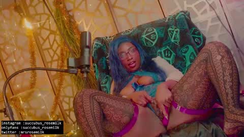 Snapshot of succubus_rosemilk chatting on January 24, 4:48 am Succubus RoseMilk online show from January 24, 4:48 am