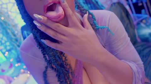 Snapshot of succubus_rosemilk chatting on February 11, 3:18 pm Succubus RoseMilk online show from February 11, 3:18 pm