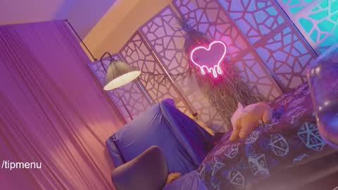 Snapshot of succubus_rosemilk chatting on November 20, 1:50 am Succubus RoseMilk online show from November 20, 1:50 am