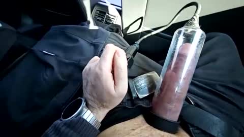 sucherealetreffen online show from February 18, 11:33 am