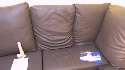 Snapshot of suckablemistress4u chatting on January 1, 4:18 pm SELF SUCKER ALICIA online show from January 1, 4:18 pm