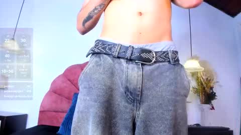 suckdream1 online show from December 1, 7:52 pm