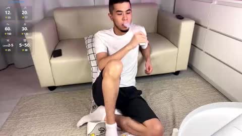 Emmy online show from December 11, 12:44 pm