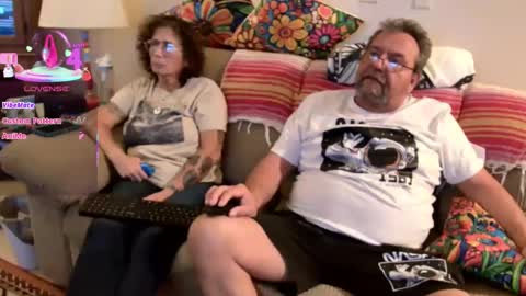 Snapshot of suenixon chatting on October 2, 1:23 am suenixon online show from October 2, 1:23 am