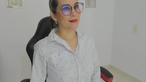 sugar_milff online show from November 20, 1:33 pm