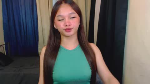 Snapshot of sugar_munch chatting on February 15, 6:44 pm Cheska online show from February 15, 6:44 pm