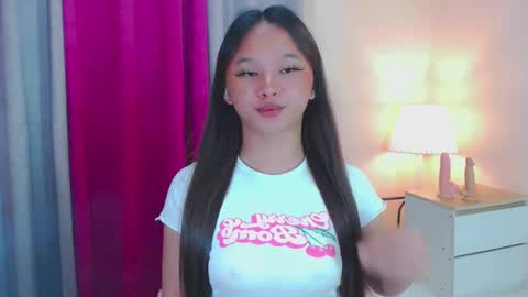 Snapshot of sugar_munch chatting on March 11, 8:42 pm Cheska online show from March 11, 8:42 pm