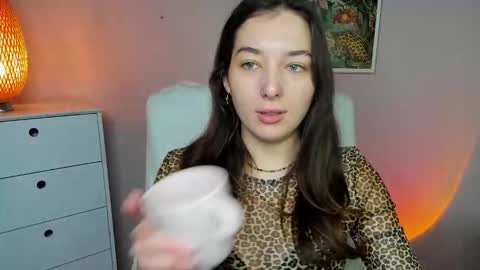 Snapshot of sugar_xmegan chatting on November 19, 7:19 am Megan online show from November 19, 7:19 am