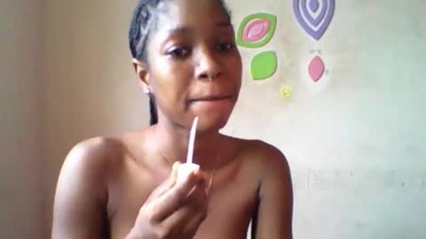 Snapshot of sugarmeltsxx chatting on October 23, 8:35 am Bella online show from October 23, 8:35 am