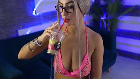 Sugar online show from September 17, 11:45 am