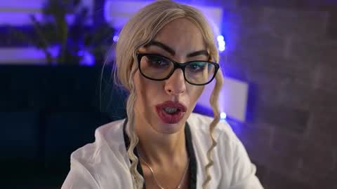 Sugar online show from October 5, 11:30 am