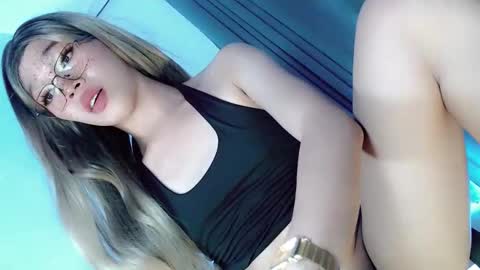 Snapshot of sugarxbaby_ chatting on November 26, 8:10 pm LoveSugar online show from November 26, 8:10 pm