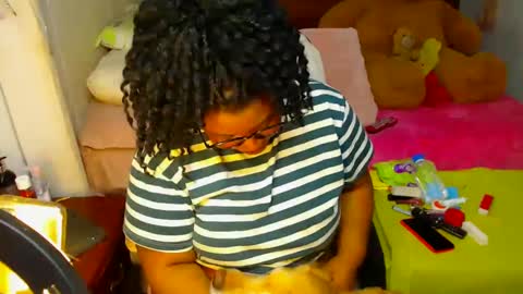 Snapshot of suggarbaby1 chatting on December 13, 7:25 am Cami Back in 2 hours online show from December 13, 7:25 am