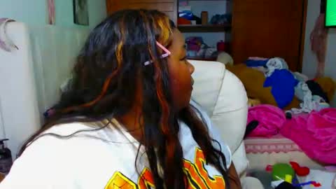 Snapshot of suggarbaby1 chatting on February 9, 5:19 am Cami Back in 2 hours online show from February 9, 5:19 am