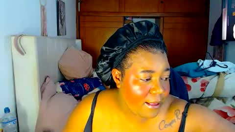 Snapshot of suggarbaby1 chatting on December 18, 6:19 am Cami Back in 2 hours online show from December 18, 6:19 am