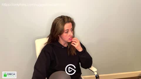 Mia online show from December 7, 2:09 am