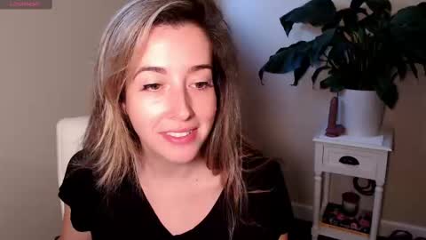 Mia online show from September 26, 1:26 pm