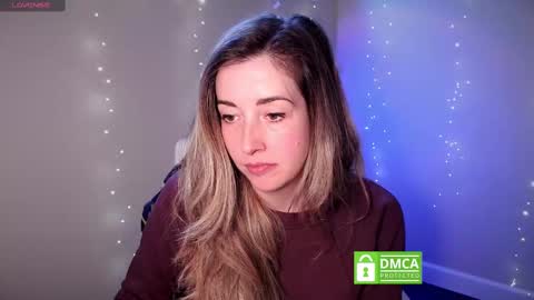 Mia online show from November 12, 5:24 pm