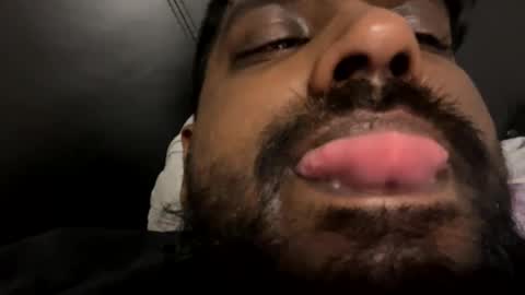 Snapshot of suggnight chatting on February 20, 2:51 am Let me be your knight that saves you online show from February 20, 2:51 am