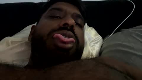 Snapshot of suggnight chatting on October 5, 6:39 pm Let me be your knight that saves you online show from October 5, 6:39 pm