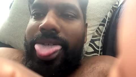 Snapshot of suggnight chatting on November 27, 2:08 pm Let me be your knight that saves you online show from November 27, 2:08 pm