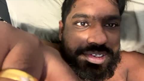 Snapshot of suggnight chatting on November 28, 6:10 pm Let me be your knight that saves you online show from November 28, 6:10 pm