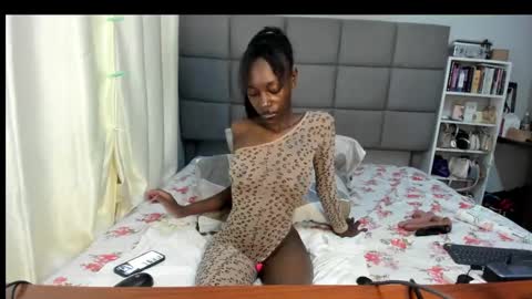 Snapshot of suhaila_suu chatting on December 26, 11:57 pm suhaila_suu online show from December 26, 11:57 pm