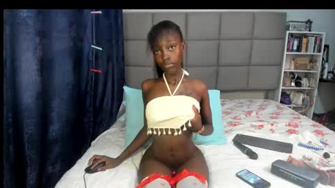 Snapshot of suhaila_suu chatting on January 1, 11:18 pm suhaila_suu online show from January 1, 11:18 pm