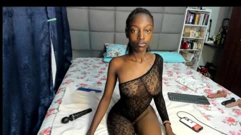 Snapshot of suhaila_suu chatting on January 6, 12:16 am suhaila_suu online show from January 6, 12:16 am