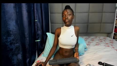 Snapshot of suhaila_suu chatting on January 8, 12:17 am suhaila_suu online show from January 8, 12:17 am