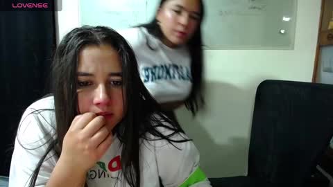 summer_girls01 online show from January 8, 4:55 am