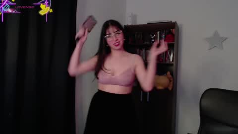 Snapshot of sunflower_uwu chatting on October 31, 3:46 pm violetta online show from October 31, 3:46 pm