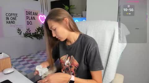 Snapshot of sunlightsofia chatting on September 25, 11:25 am Sofia online show from September 25, 11:25 am