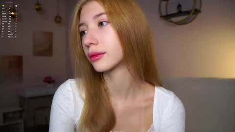 Lily online show from November 22, 2:38 pm